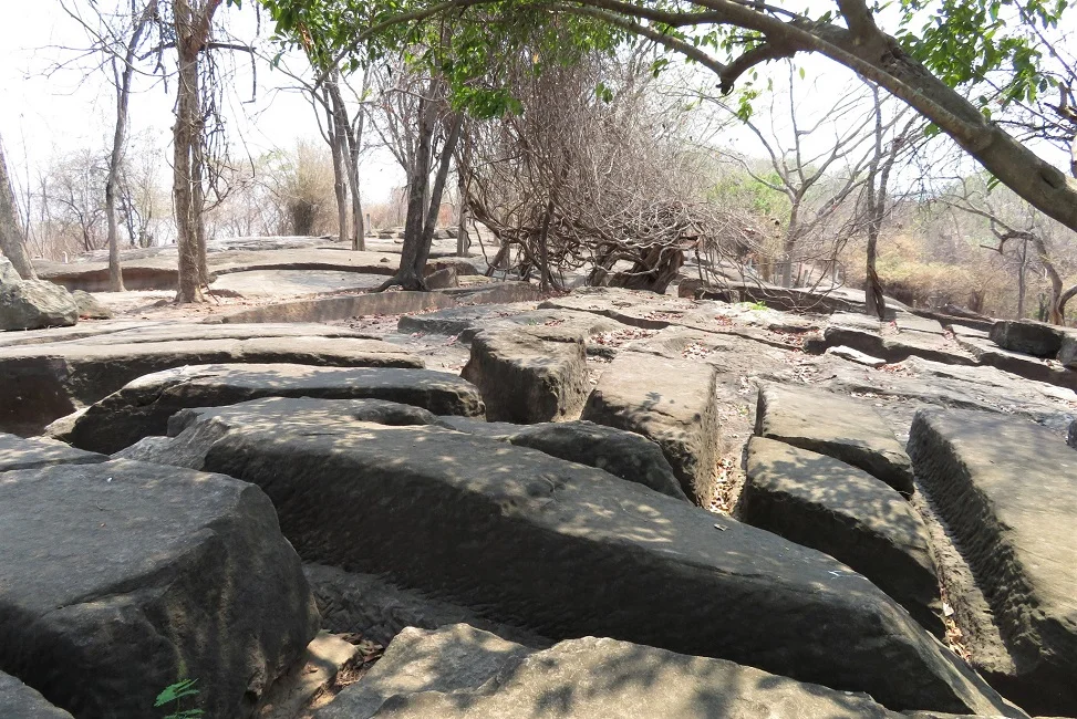 แหล่งหินตัด แหล่งตัดหิน สีคิ้ว Sikhu Sandstone Historical Quarry