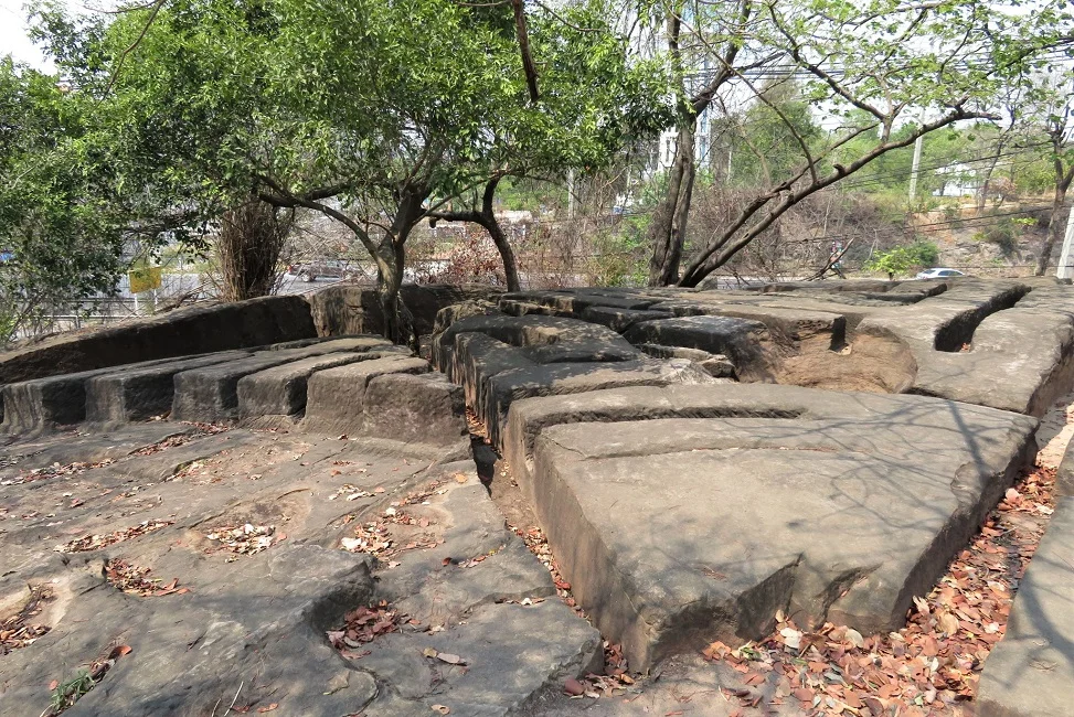 แหล่งหินตัด แหล่งตัดหิน สีคิ้ว Sikhu Sandstone Historical Quarry