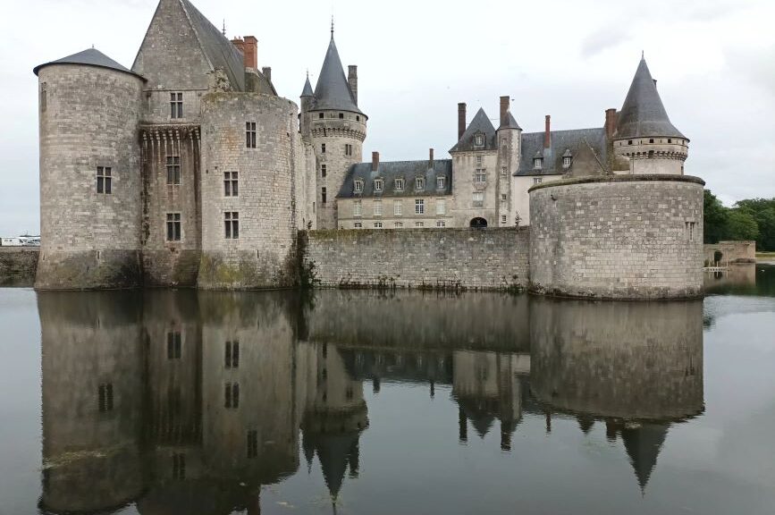 Castillo de Sully-sur-Loire ปราสาทซูรี